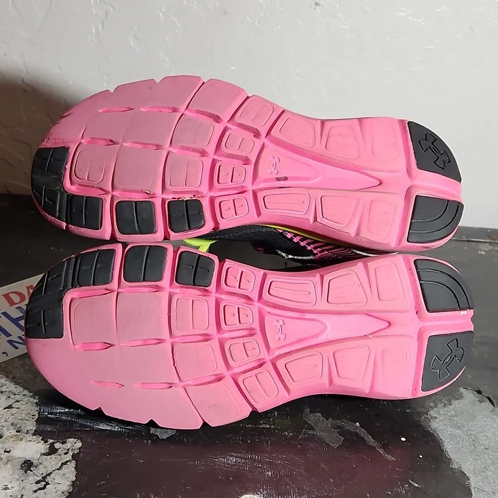 UNDER ARMOUR Micro G Velosity Pink Black Neon 5Y